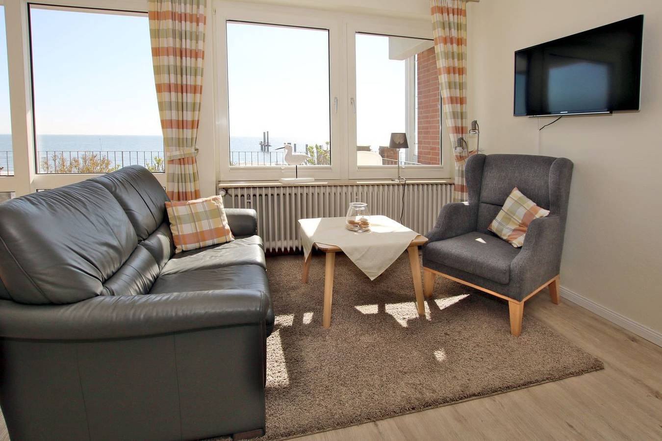 Ganze Wohnung, Ferienwohnung mit 2- Zimmern auf ca. 38m² mit direktem Meerblick in Wyk auf Föhr (Stadt), Wyk auf Föhr