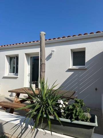 Location de vacances pour 4 personnes, avec terrasse et jardin dans Office De Tourisme De La Tranche Sur Mer