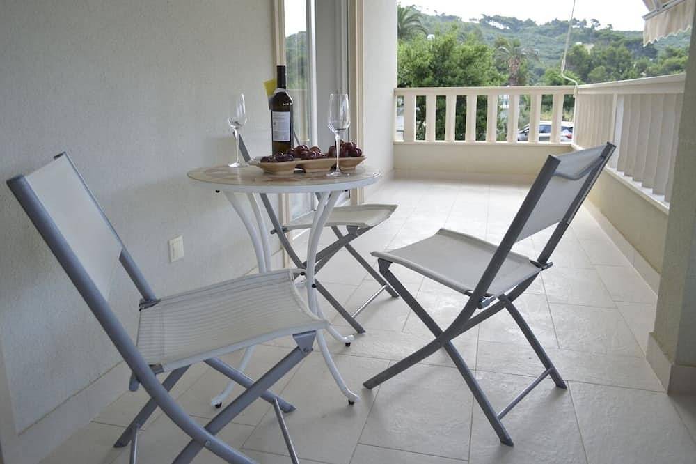 Hel leilighet, Ettroms leilighet med terrasse Promajna, Makarska in Promajna, Makarska Riviera