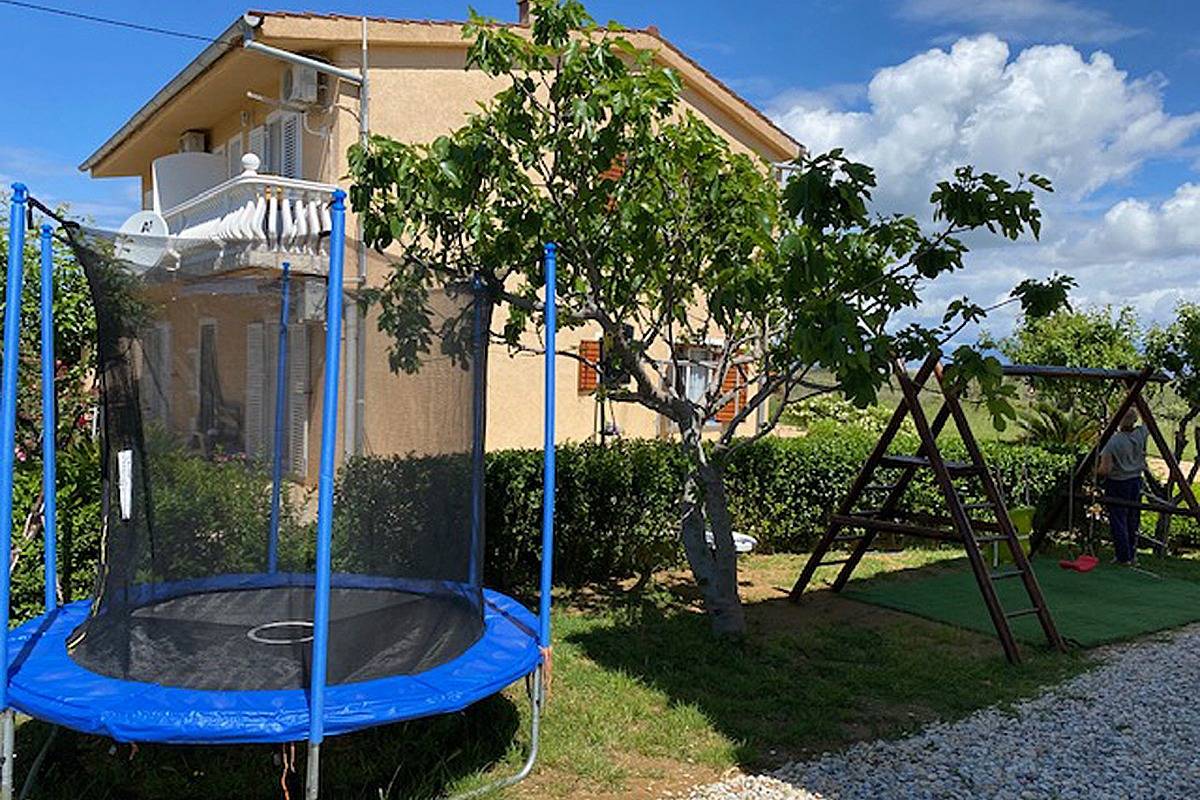 Ganze Wohnung, 1-Zimmer-Ferienwohnung mit Terrasse Privlaka (Zadar) A-5746-c in Privlaka, Zadar