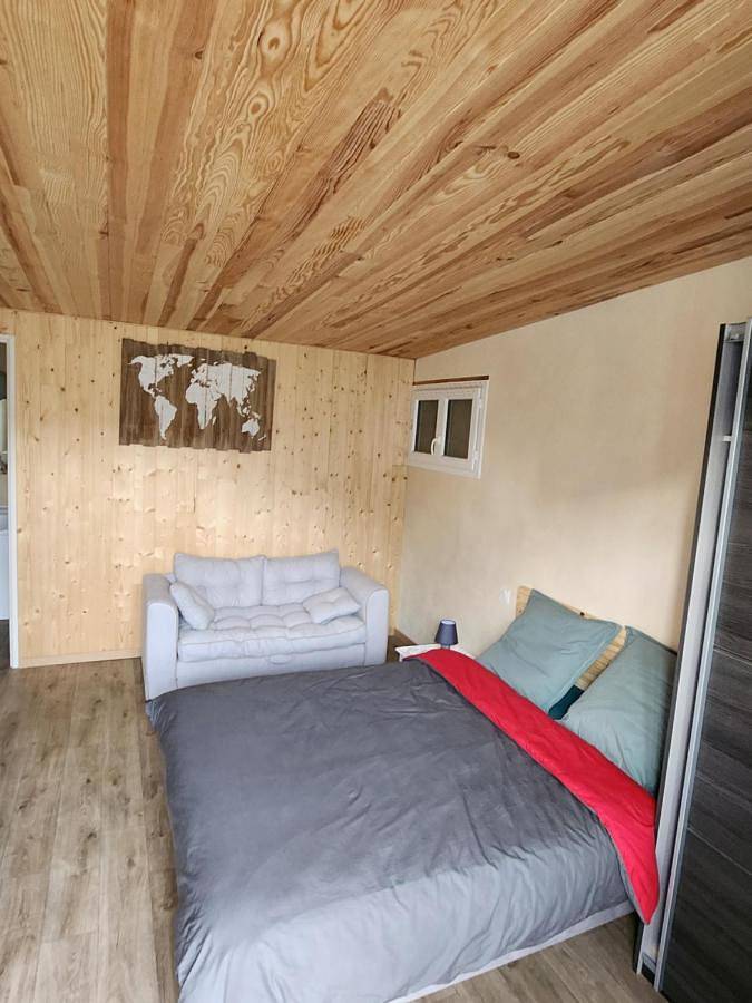 Maison d’hôte pour 2 personnes, avec terrasse et vue à Louey