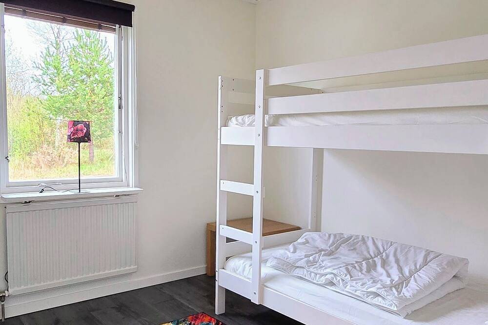 Familienhaus am See in Otterbäcken – Stufenlos, Platz für 6+, 200 m zum Vänern in Amnehärad distrikt, Gullspang