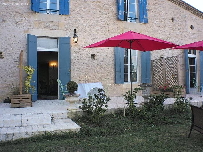 Location de vacances pour 4 personnes, avec Jacuzzi et Terrasse ainsi que Piscine et Vue à Massugas