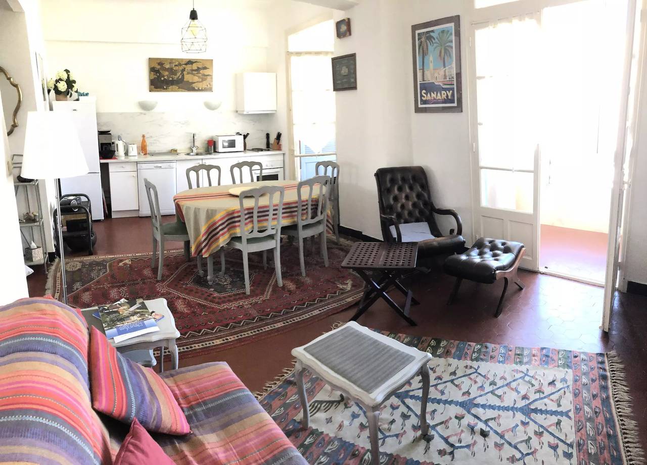 Appartement entier, Appartement climatisé 3 pièces 6 personnes - Budget in Sanary-sur-Mer, Côte méditerranéenne (France)