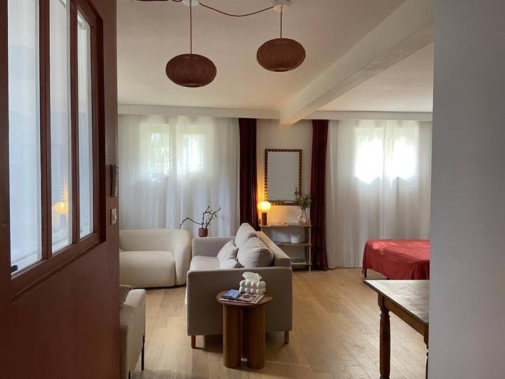 Gîte pour 4 personnes, avec terrasse ainsi que piscine et jardin à Craponne - 4