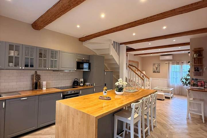 Location de vacances pour 6 personnes, avec terrasse et jardin à Portel-des-Corbières