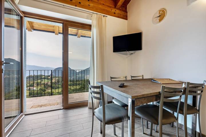 Bauernhof für 5 Personen, mit Seeblick und Garten am Gardasee - 2