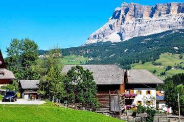 Chalet für 15 Personen, mit Balkon und Garten, mit Haustier in Alta Badia