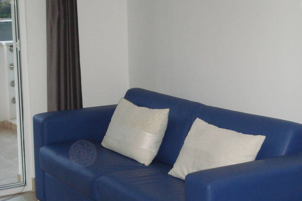 Ganze Wohnung, Tadellose Wohnung, ununterbrochener atemberaubender Blick auf die Bucht, privater Parkplatz in Muo, Opština Kotor