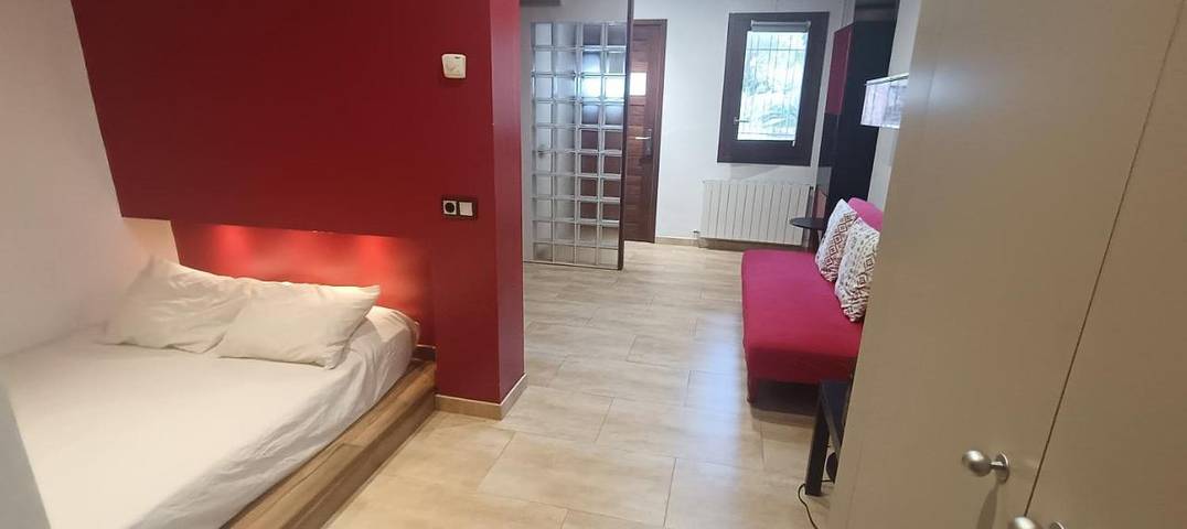 Ferienwohnung für 2 Personen, mit Pool und Terrasse sowie Ausblick - 1