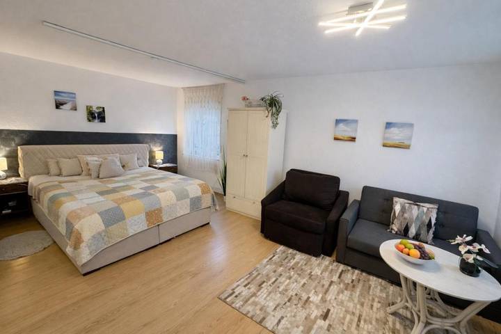 Ferienwohnung für 5 Personen, mit Garten in Das Fest Karlsruhe