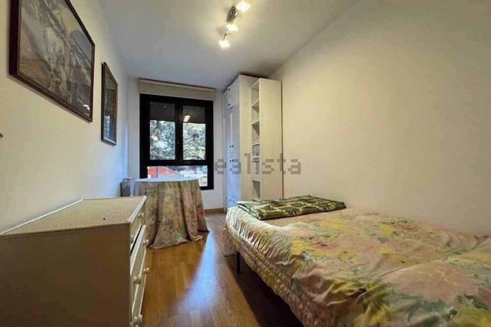 Vivienda Vacacional Para los Meses de Verano in Jaca, Spanish Pyrenees