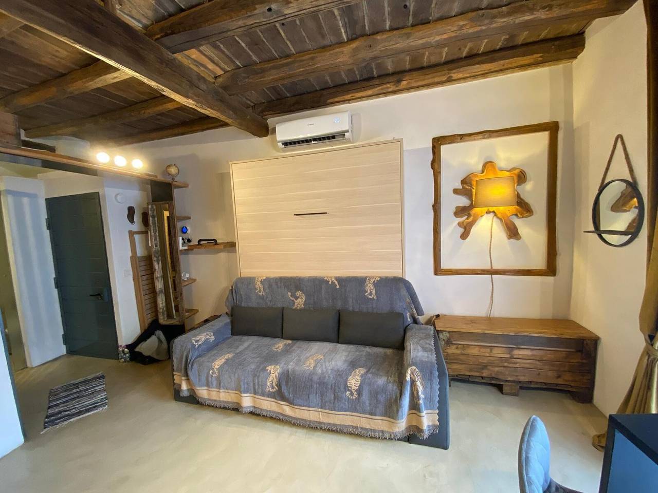 Entire apartment, Suite Tagliamento Apartment with Wi-Fi and Air Conditioning in Caprarola, Viterbo Province