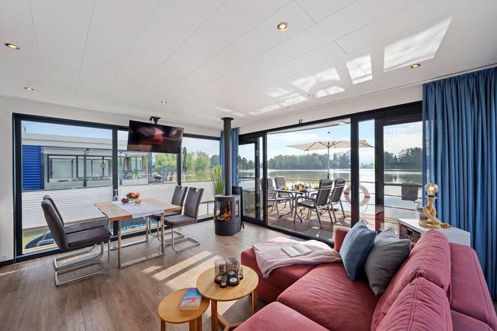 Ferienhaus für 4 Personen, mit Terrasse und Seeblick sowie Ausblick im Weserbergland - 4