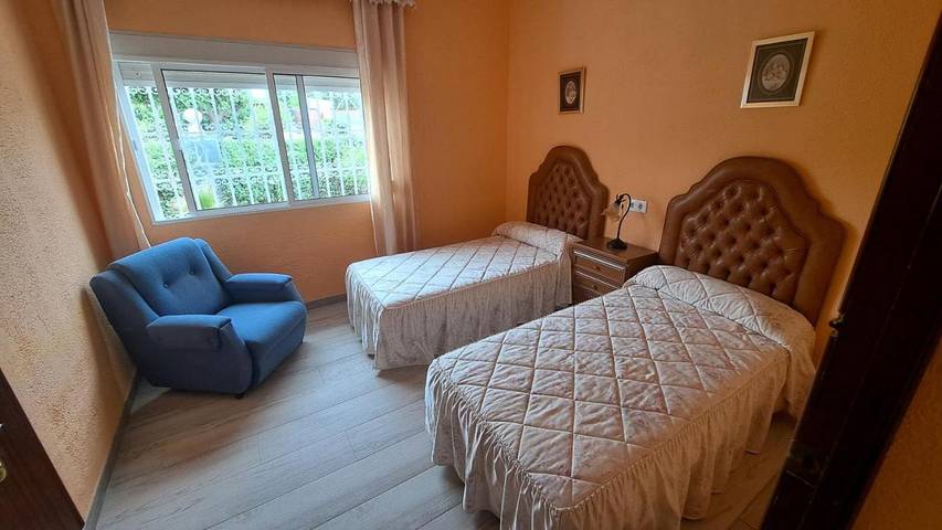 Casa rural para 8 personas, con jardín además de terraza y piscina en Alcalá de Guadaíra - 3