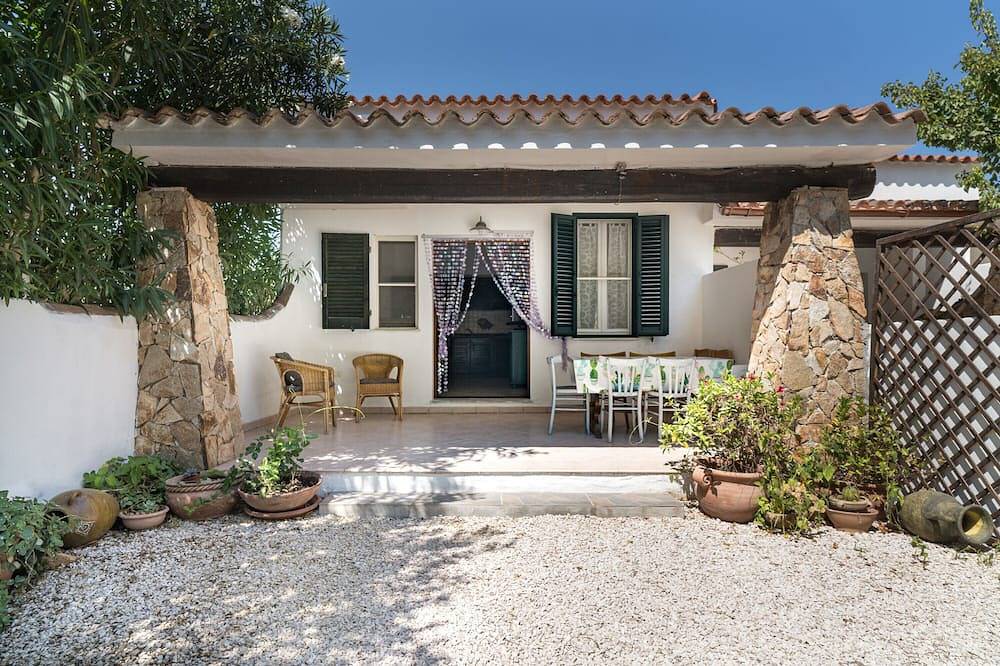 Ganze Wohnung, Ferienwohnung \"Sa Dommo De Franziscu\" in Strandnähe mit privater Terrasse und Klimaanlage in Cala Liberotto, Orosei