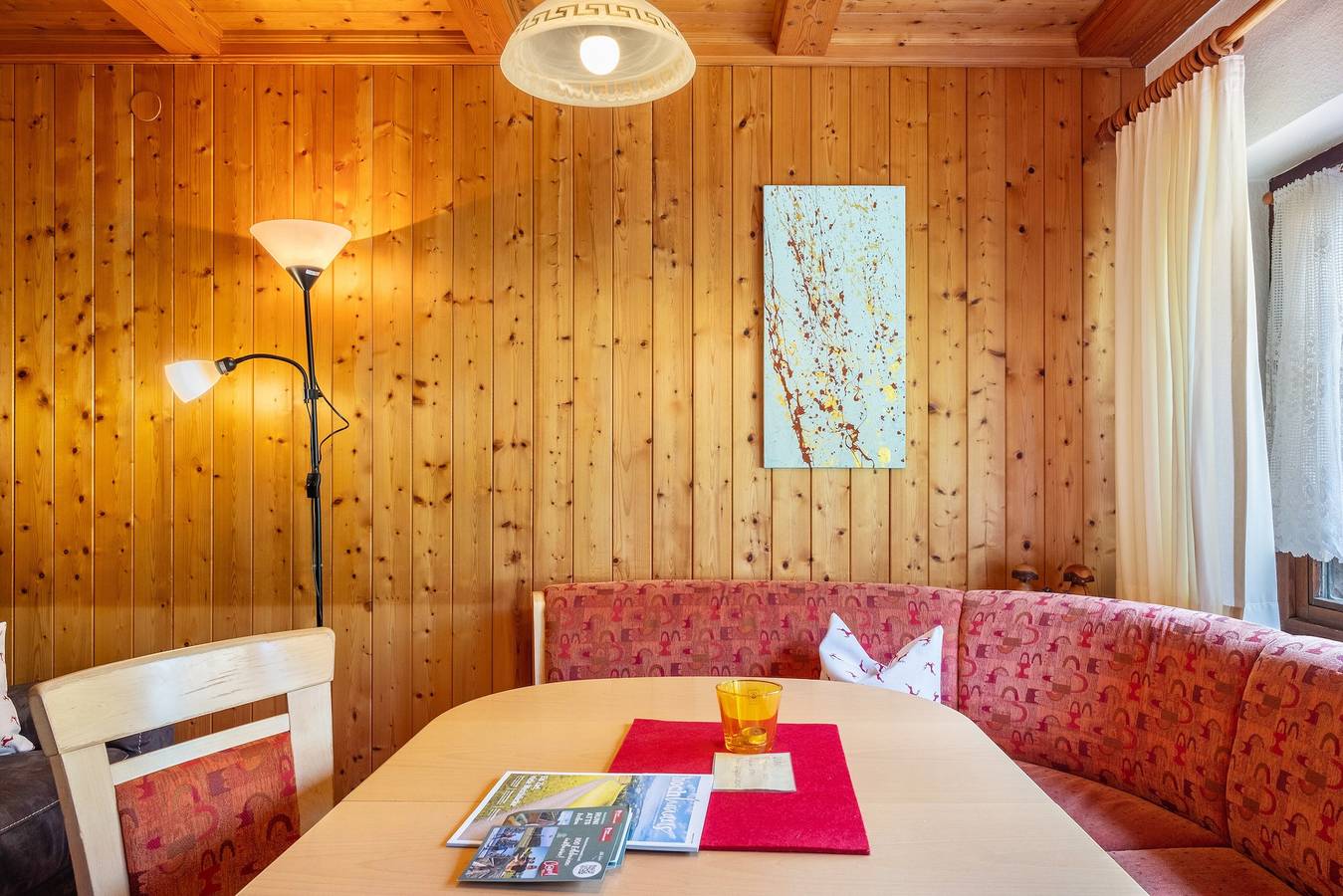 Ganze Wohnung, Ferienwohnung 'Enzian' mit Bergblick, privater Terrasse und Wi-Fi in Altglashütten (Feldberg), Feldberg