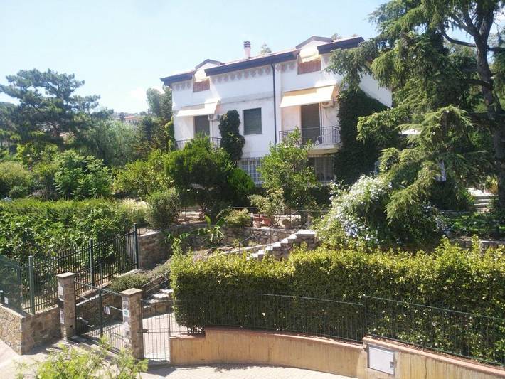 Location de vacances pour 2 personnes, avec balcon ainsi que vue et jardin à San Remo - 4
