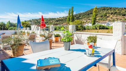Finca für 7 Personen in Benalauría, Los Alcornocales, Bild 2