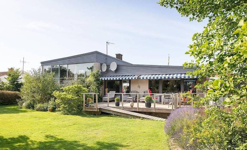Villa för 10 Personer, med trädgård i Båstad