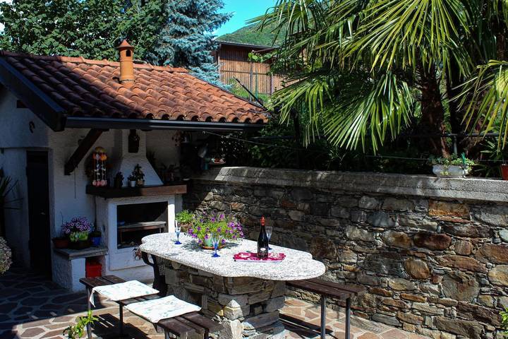 Gîte pour 4 personnes, avec Balcon ainsi que Jardin et Vue sur le lac à Colico - 4