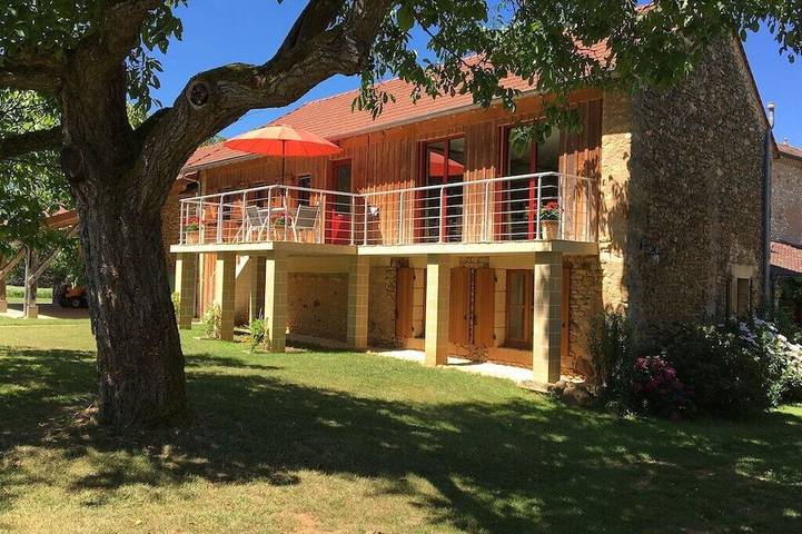 Location de vacances pour 6 personnes, avec Balcon ainsi que Terrasse et Jardin à Sagelat