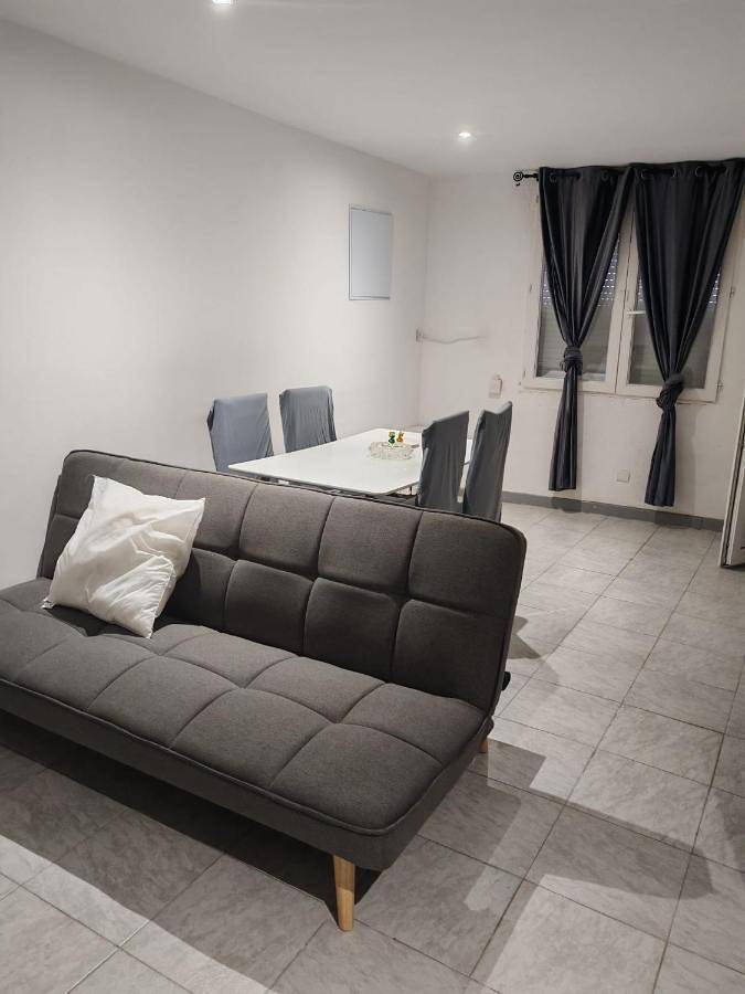Appartement entier, One-Bedroom Apartment in Rivesaltes, Côte méditerranéenne (France)