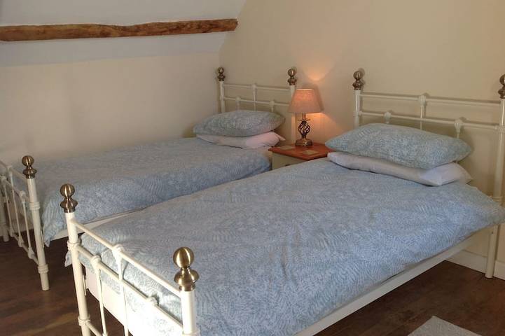 Gîte pour 7 personnes, avec jardin à Saint-Martin-des-Prés - 4