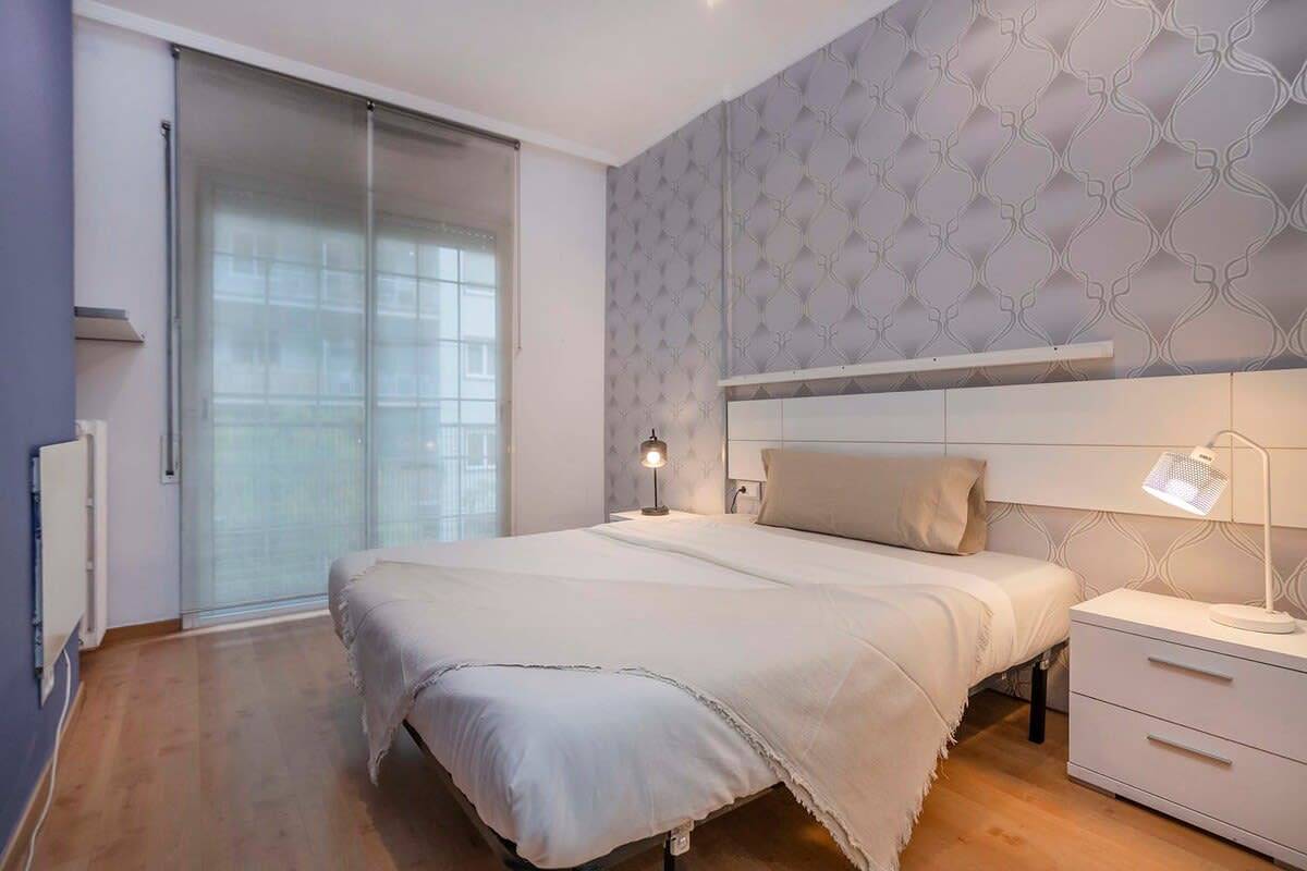 Entire apartment, Plaza España 4Bd / 2Bth with terrace for families in Barcelona Centre, Barcelona