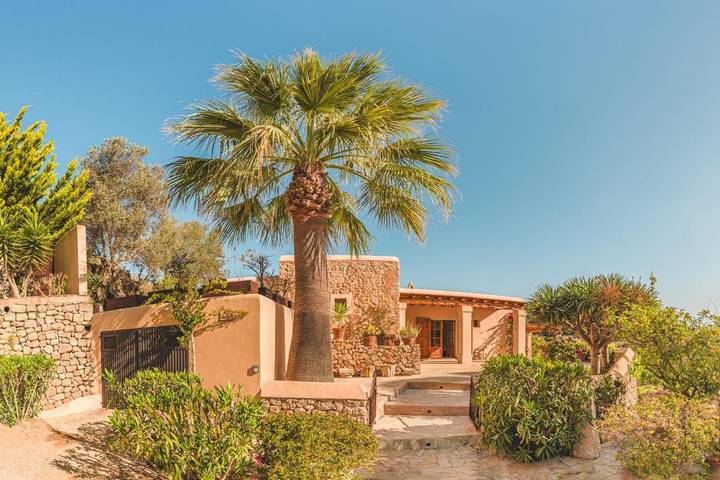 Casa de vacaciones para 10 personas, con jardín además de piscina y vistas, Se admiten mascotas en Ibiza - 2