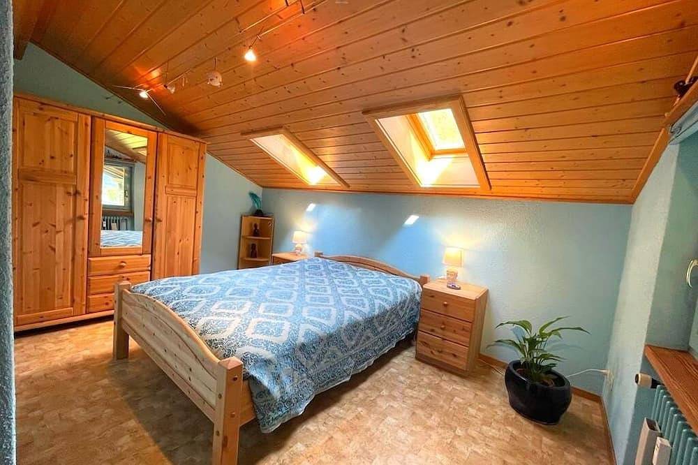 Ganze Wohnung, Spacious Apartment with 3 bedrooms, 2 bathrooms, kitchen and living room in S. Carlo (Poschiavo), Poschiavo