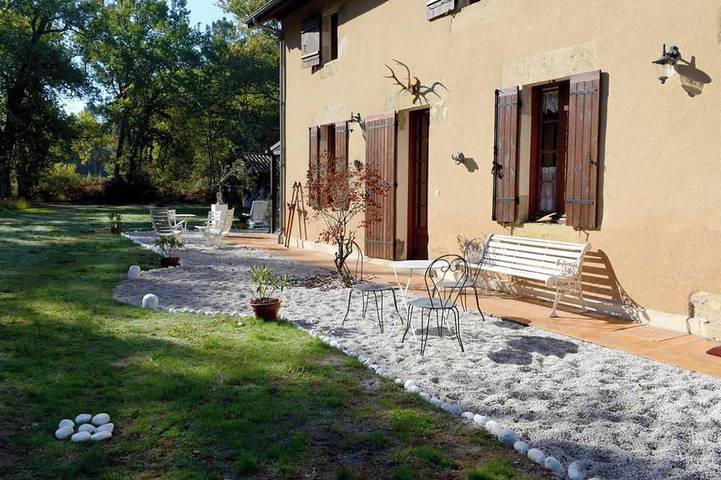 Maison de vacances pour 12 personnes, avec jardin ainsi que terrasse et jacuzzi, animaux acceptés