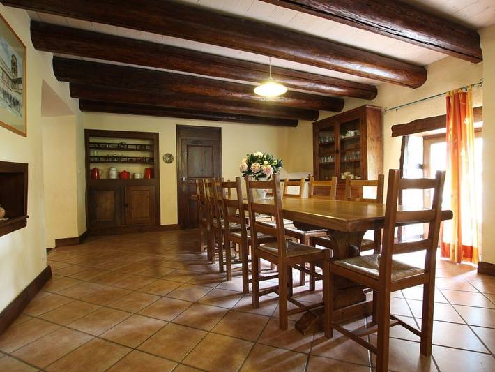 Gîte familial avec grande terrasse à Auzat, proche baignades et sites historiques in Villeneuve-d'Allier, Haute-Loire