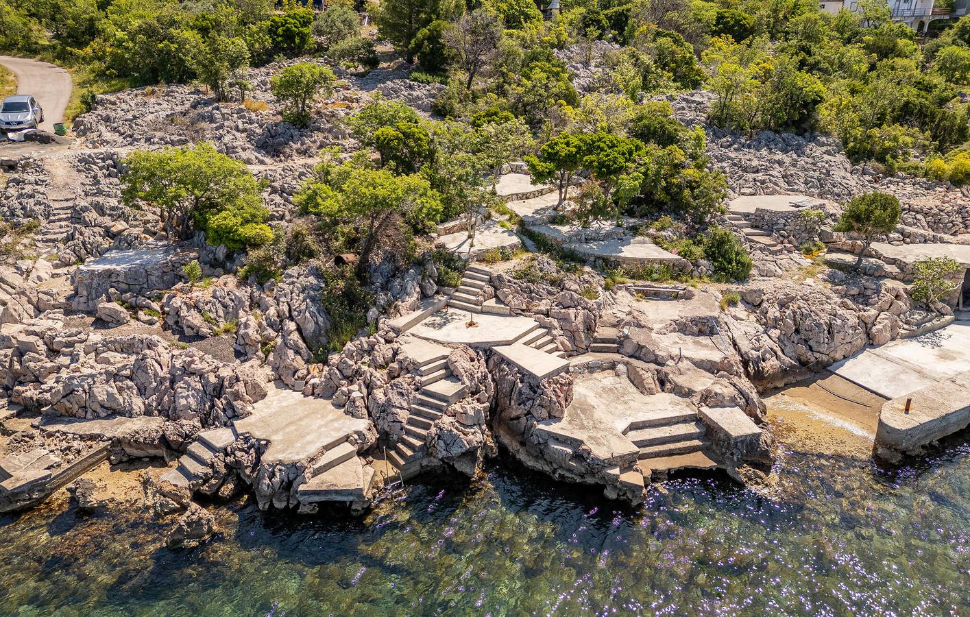 Ganze Ferienwohnung, Ferienwohnung für 6 Personen mit Terrasse in Cesarica, Naturpark Velebit