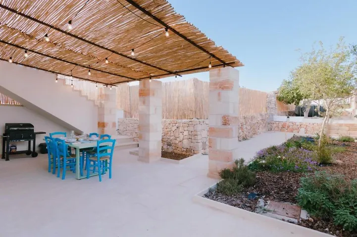 Villa for 7 people, with view and pool as well as garden - 1