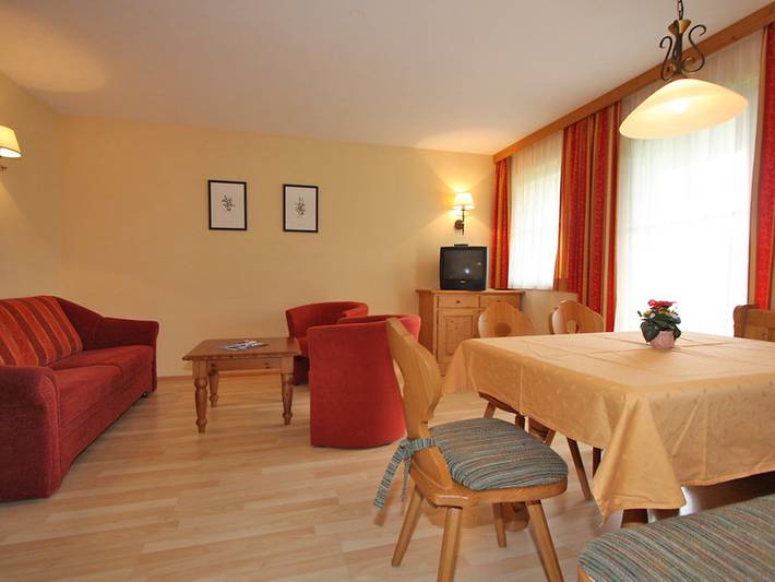Ferienwohnung für 6 Personen, mit Terrasse und Sauna sowie Ausblick und Garten in Altenmarkt im Pongau - 2