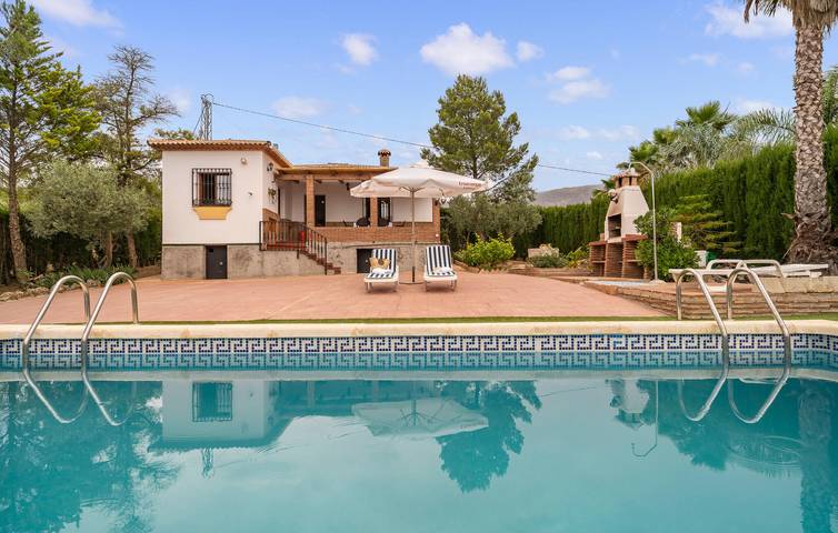 Casa de vacaciones para 7 personas, con vistas al lago y piscina además de terraza y jardín - 1