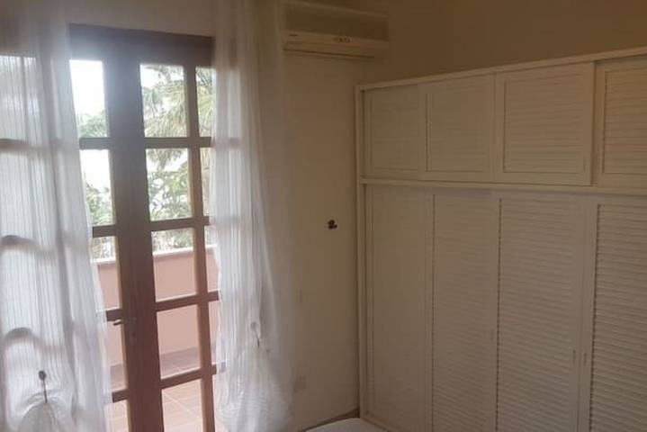 Appartement entier, Appartement de vacances pour 4 personnes avec jardin in Maddalena Spiaggia, Capoterra