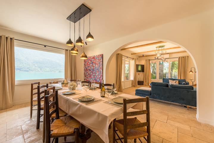 Maison de vacances pour 10 personnes, avec Terrasse ainsi que Jardin et Vue sur le lac à Doussard