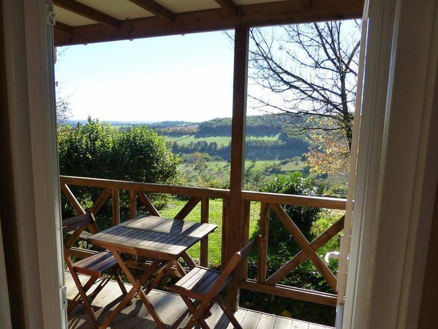 Flower Camping Les Terrasses de Dordogne - Chalet 2 personen - Chalet Noisette Confort 16m² (1 Schlafzimmer) - Überdachte Terrasse 8m² - Tv 2 pers. in Rouffignac-Saint-Cernin-de-Reilhac, Périgord Noir