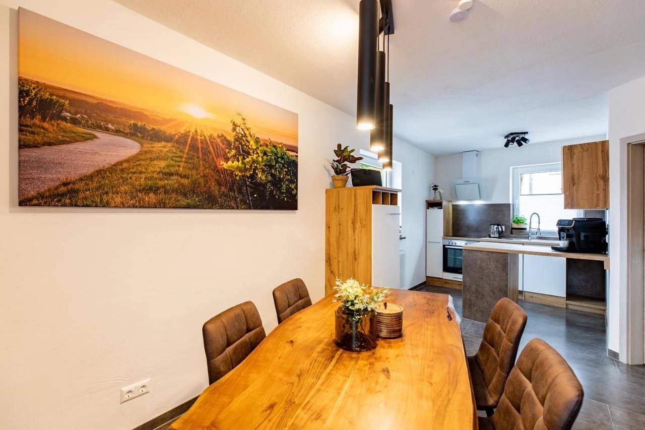 Ganze Wohnung, One-Bedroom Apartment in Pleisweiler-Oberhofen, Südliche Weinstraße