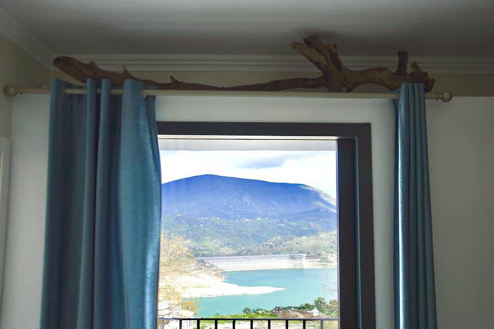 Apartamento entero, Piso Al Lago - Appartment With Fabulous Lake Views in Zahara de la Sierra, Pueblos Blancos