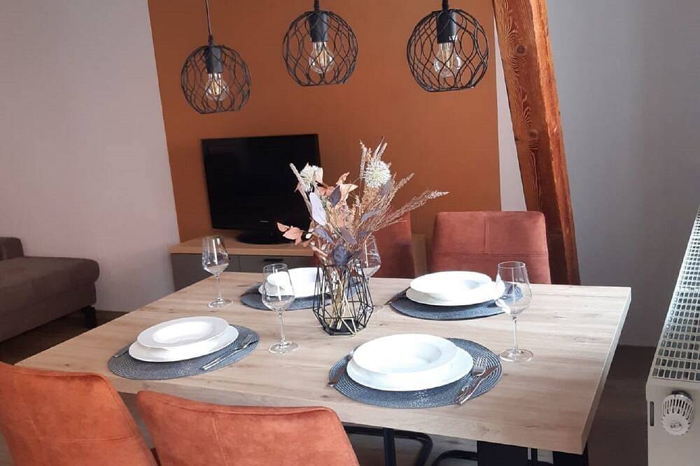 Ganze Wohnung, Wohnung Schwarzriesling mit Balkon in Röttingen, Taubertal