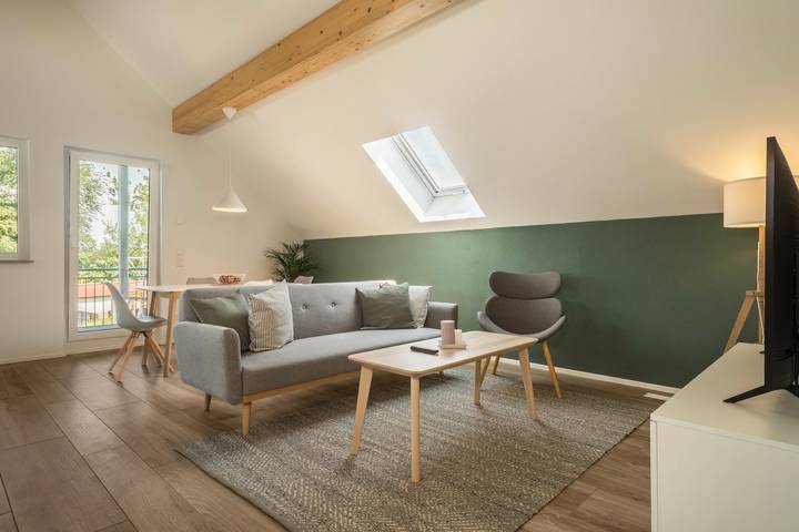 Ganze Wohnung, Ferienwohnung 'Marla' im Dachgeschoss mit Wlan & Balkon in Eriskirch, Region Bodensee-Oberschwaben