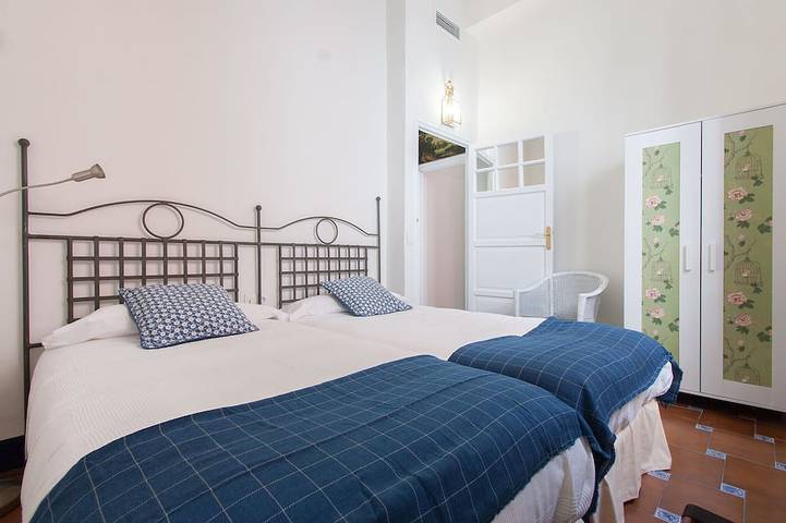 Apartamento entero, Patio de Tintes Sevilla Histórica 6 pax 3 dormitorios 3 baños Gran patio y salon in Casco Antiguo, Sevilla