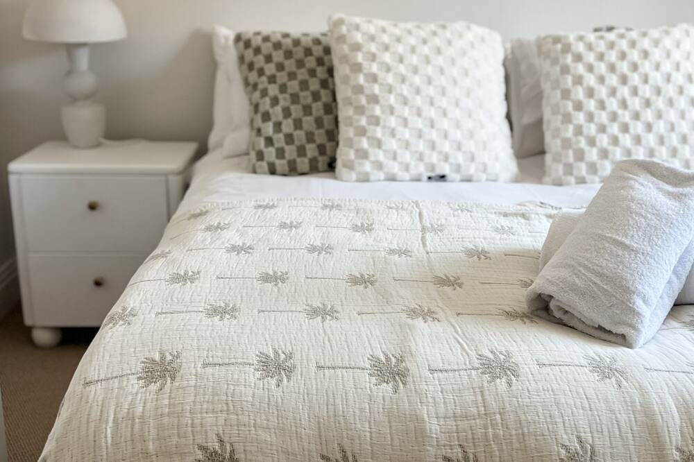 Ferienhaus-Eigenes Badezimmer-Modern-Strassenblick-Windsor Town Centre in Windsor, Berkshire