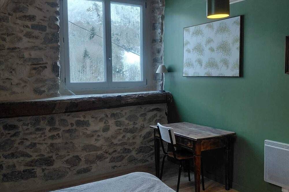 Large mountain house for 12, comfort, peace & nature in Urdos, Béarn