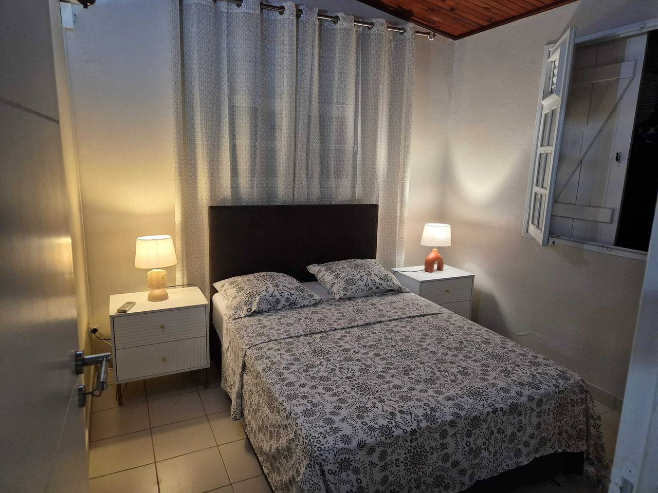 Apartamento entero, Amplio apartamento con vista al mar en Diamante 100 m² in Le Diamant, Martinica