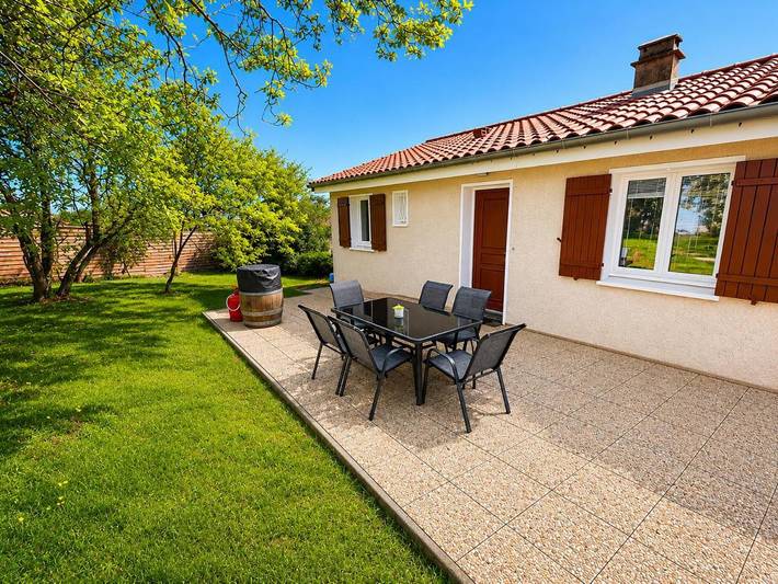 Location de vacances pour 6 personnes, avec vue et terrasse à Solutré-Pouilly - 2