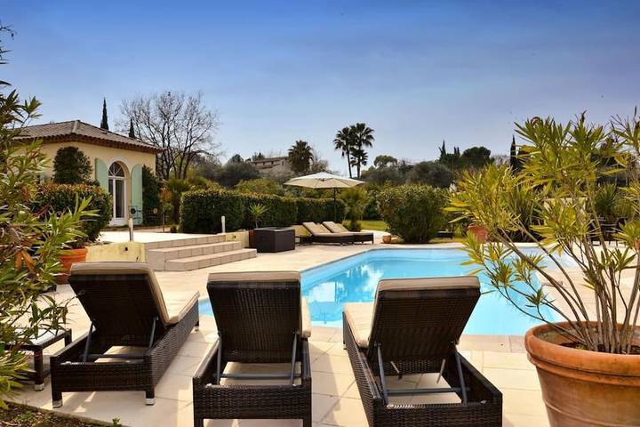 Chalet para 8 personas, con jardín y piscina, Se admiten mascotas - 1